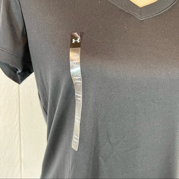 NEW Under Armour Black V Neck Work Out Top Medium - Picture 3 of 13